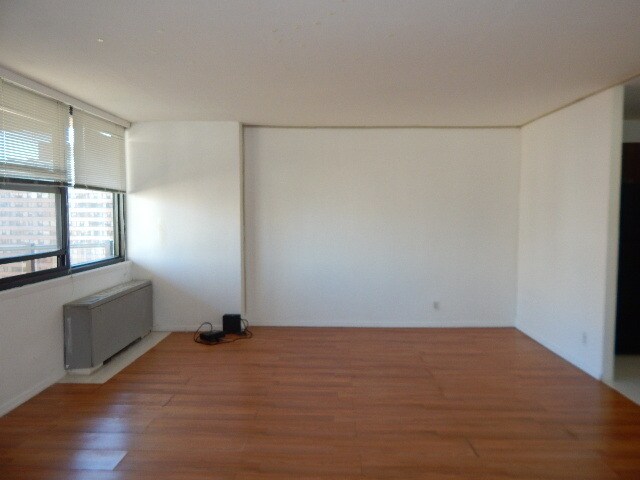 Foto del edificio - 280 Marin Blvd