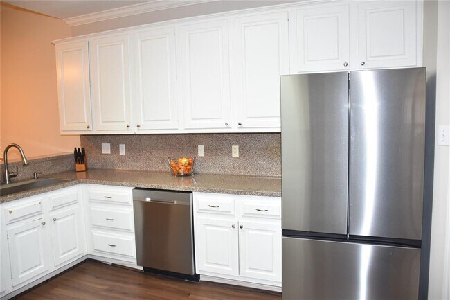 Building Photo - 14420 Walters Rd