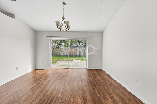 Building Photo - 715 Somerstone Dr