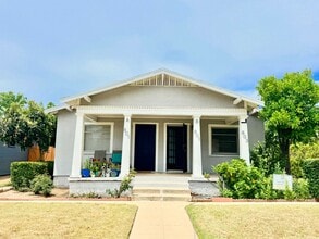 Building Photo - 801 N Olive Ave