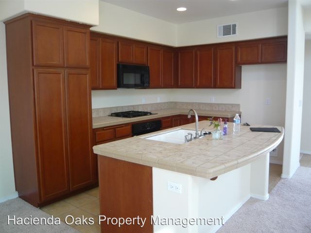 Building Photo - 1511 Oak Crest Way
