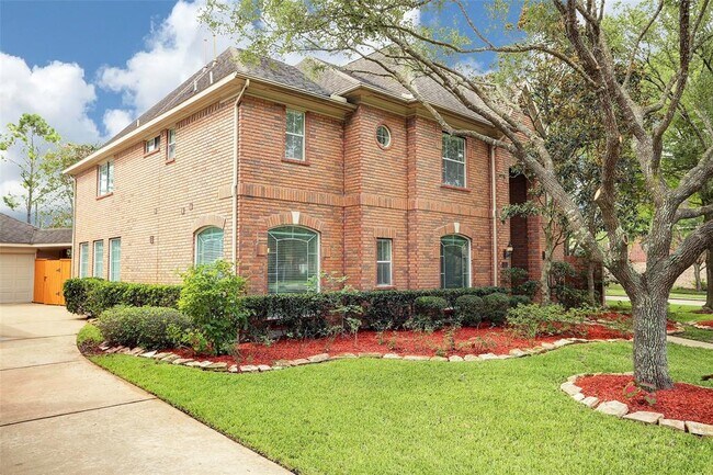 Building Photo - 3323 Scenic Elm St
