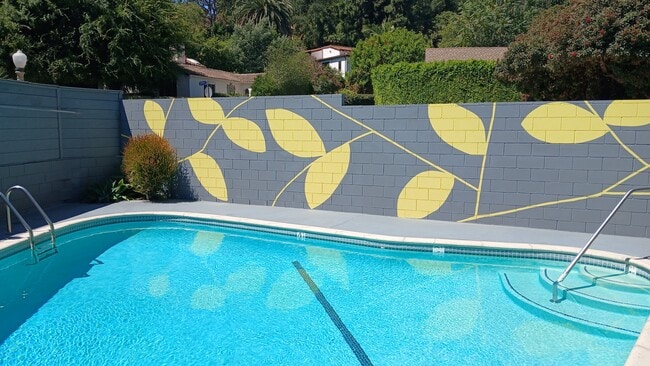 TOE DIPPIN' TIME - 3293 Cahuenga Blvd- ALL UTILITIES INCLUDED