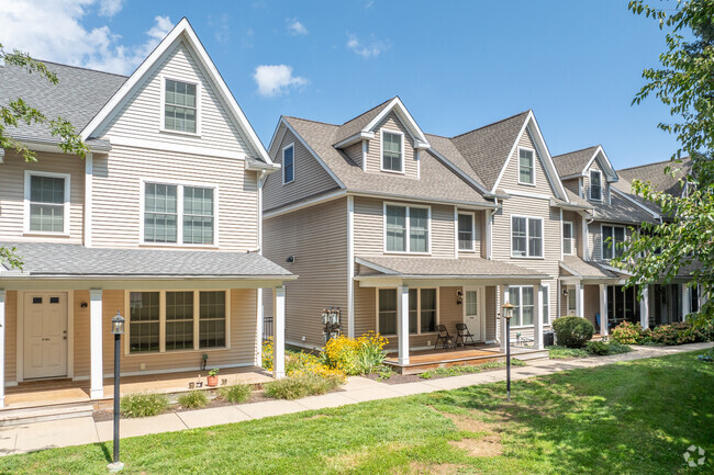 Building Photo - Summerview Square