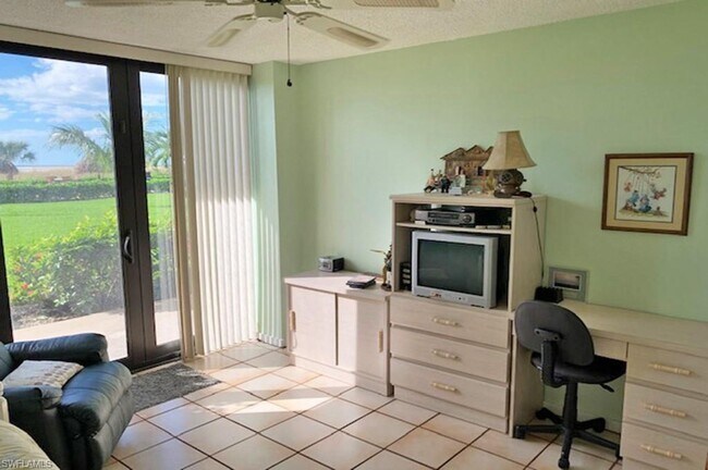 Building Photo - Only steps from the pool & the beach!!!