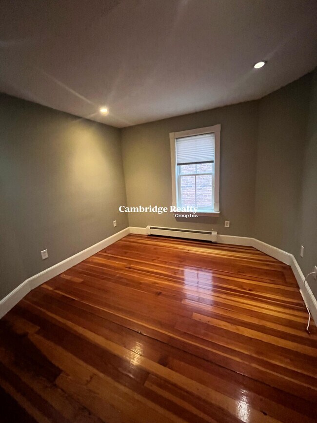 Foto del edificio - 151 Highland St