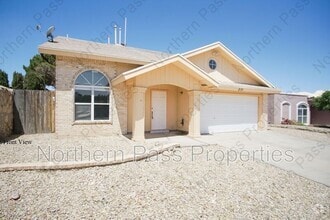 Building Photo - 2151 Sun Manor Dr