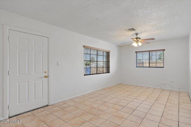 Foto del edificio - 6713 N 63rd Ave