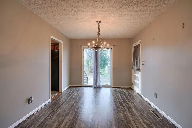 Foto del edificio - 4343 Jermoore Rd