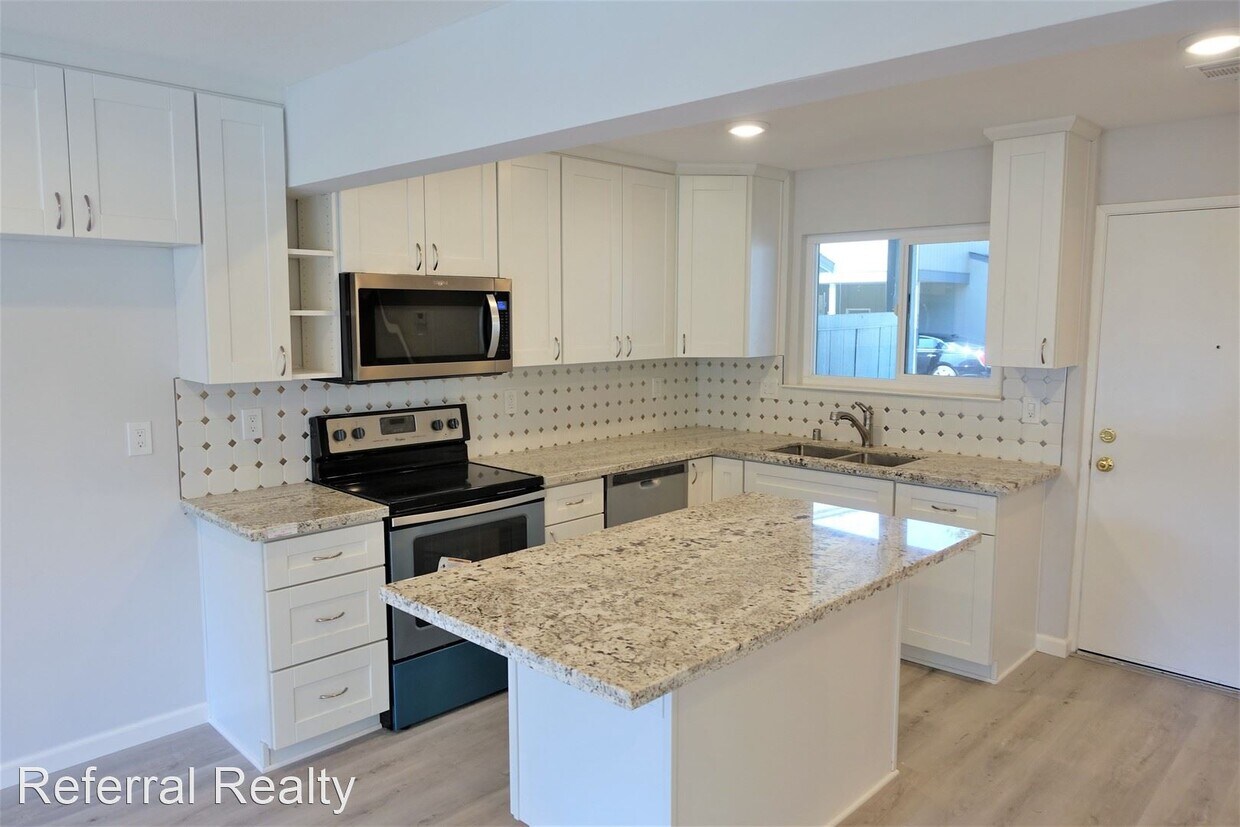 Primary Photo - 4 br, 2.5 bath House - 4649 Persimmon Place