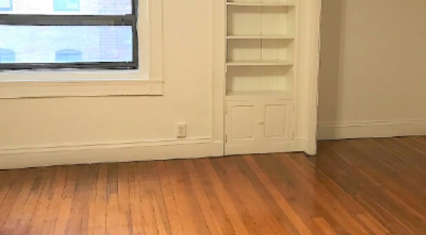 Building Photo - 82 Maple St