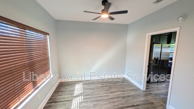 Foto del edificio - 224 Whipple Ave