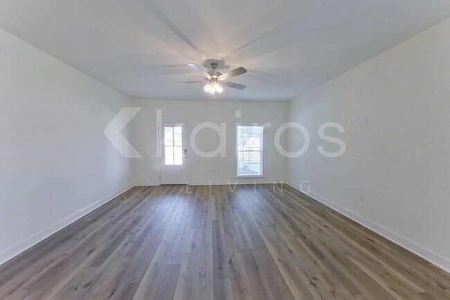 Foto del edificio - 7936 S Hendrick Dr