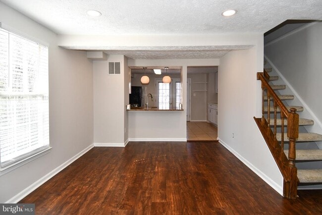 Building Photo - 1648 Fieldthorn Dr