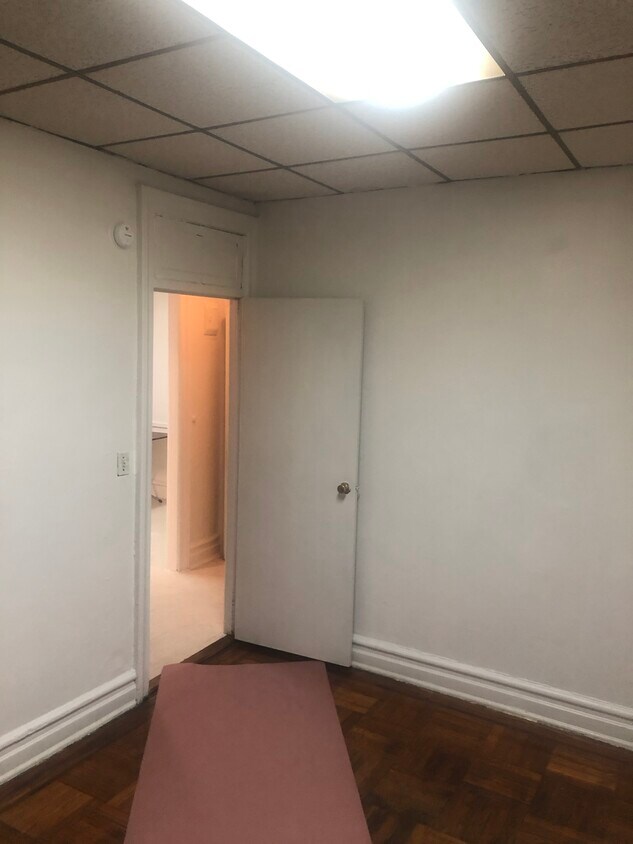Primary Photo - 1590 E 22nd St