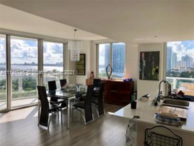 Building Photo - 4250 Biscayne Blvd