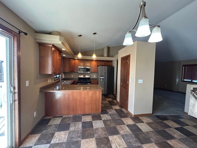Building Photo - Lovely 4 bedroom home in Great Location!