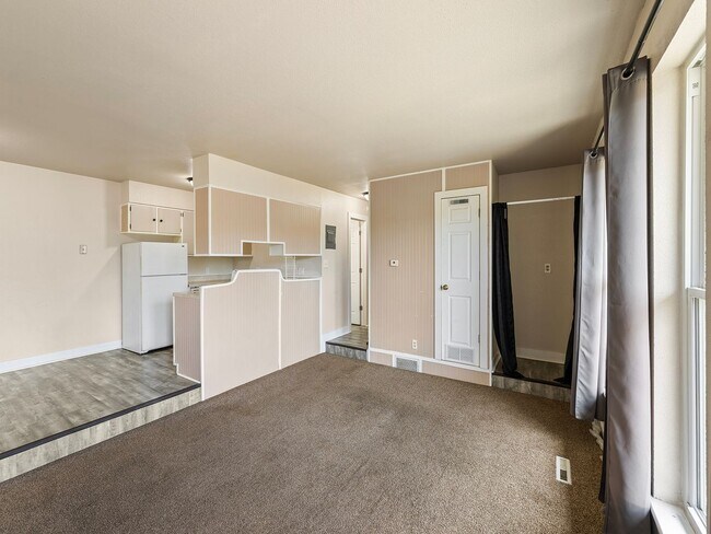 Building Photo - Sumac3041 (MK-LN)