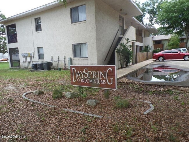 Building Photo - 2 bedroom 2 bath