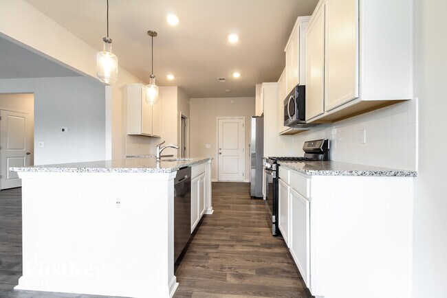 Building Photo - 710 Ridgemoor Trl