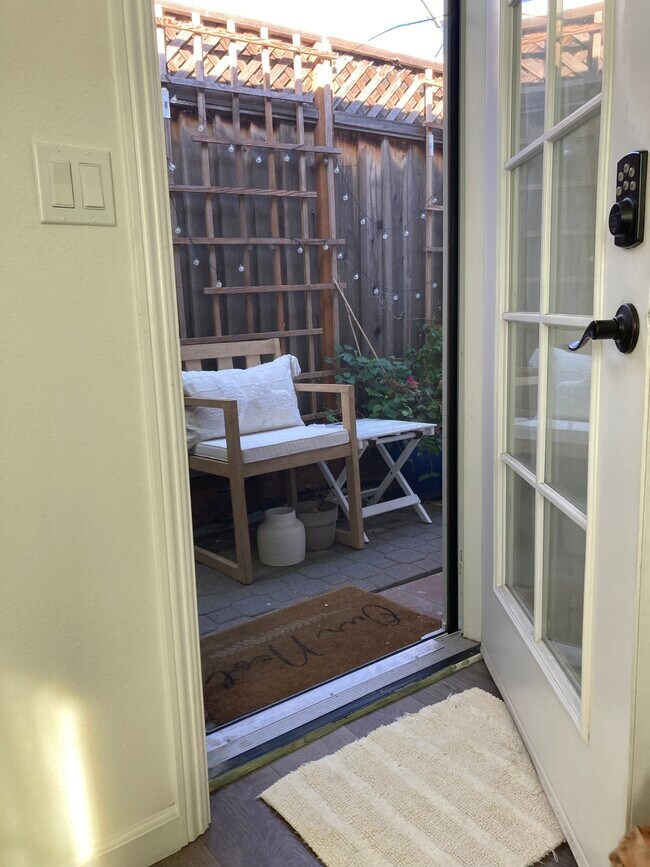 Foto del edificio - 1417-2 Bouret Dr