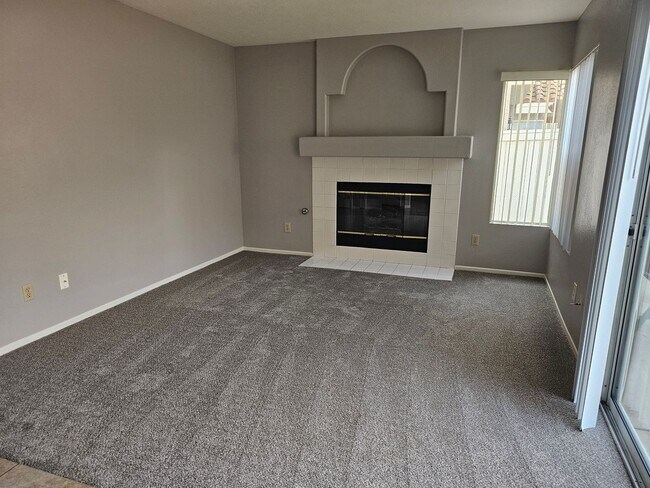 Building Photo - Great 4 Bedroom Menifee Lakes Home - New P...