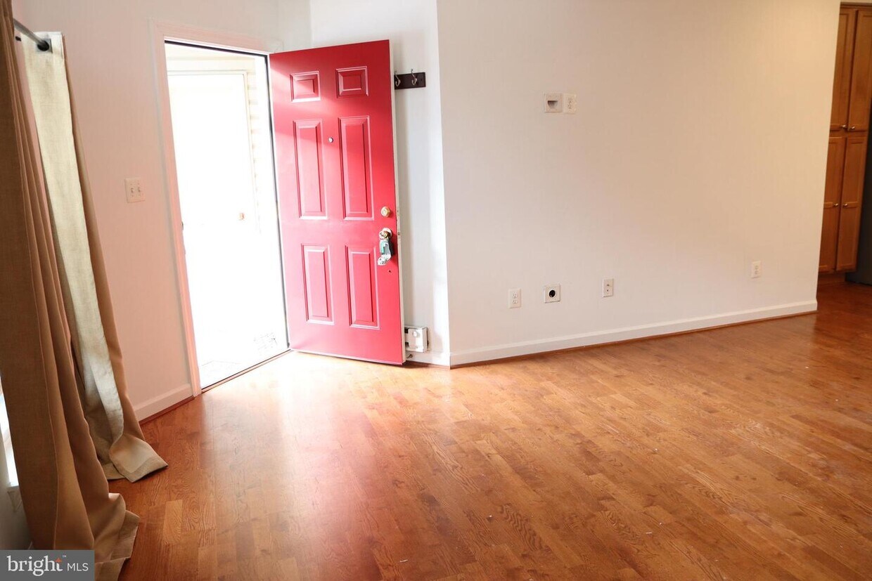 7211 Darby Downs Unit 7211, Elkridge, MD 21075 Room for Rent in