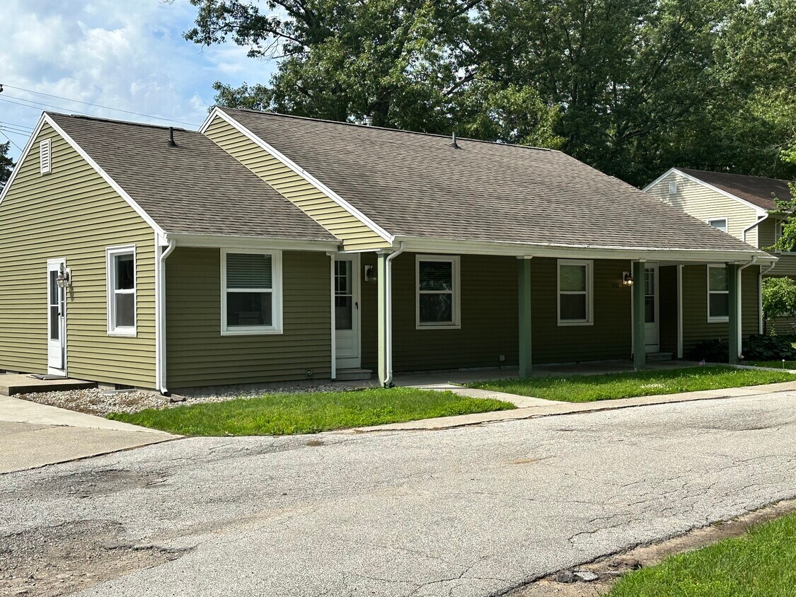 2332 Brandywine Ln, Port Huron, MI 48060 Townhome Rentals in Port