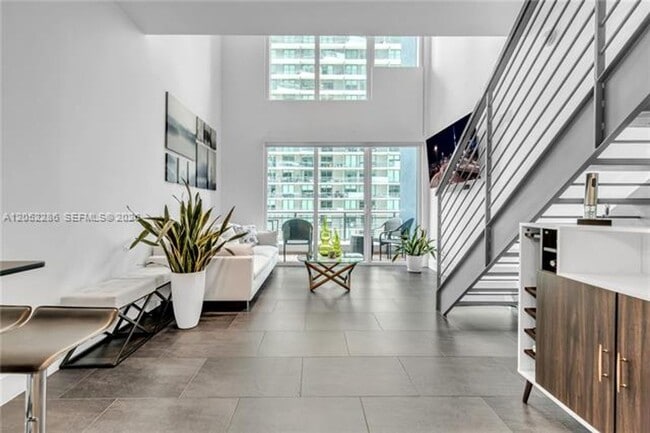 Foto del edificio - 60 SW 13th St