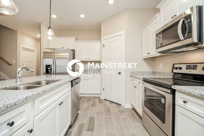 Building Photo - 4 Bedroom Pet-Friendly Home in Murfreesboro, TN with Main Street Renewal