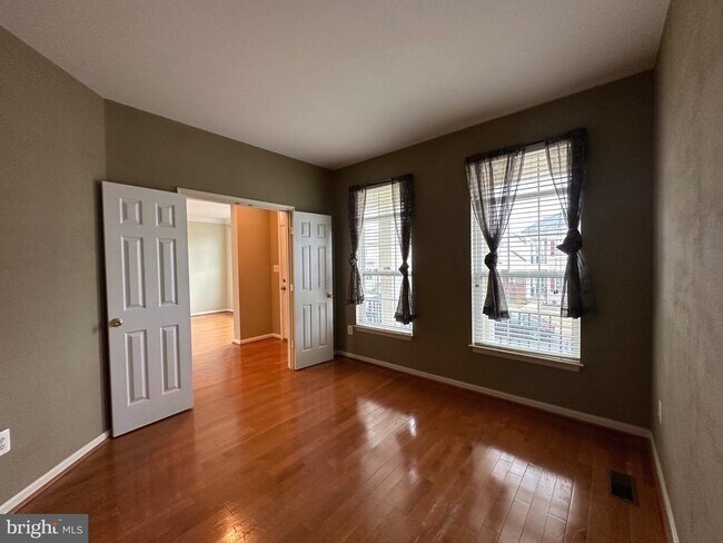 Building Photo - 9396 Nash Dr