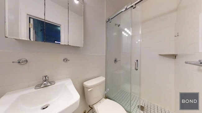 Foto del edificio - 49 W 11th St