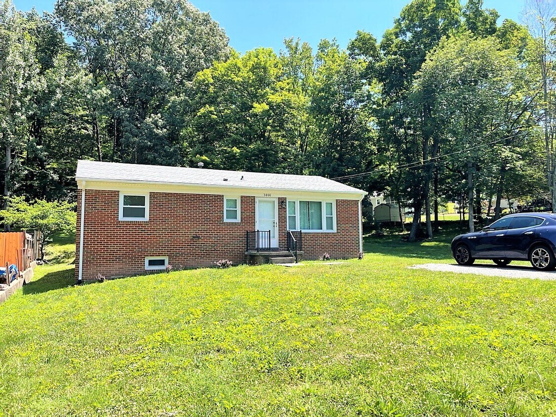 3444 Manassas Dr, Cave Spring, VA 24018 House Rental in Cave Spring