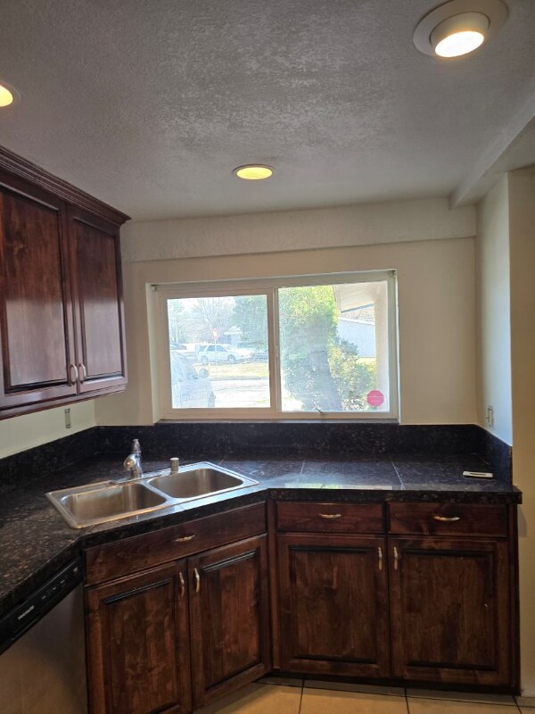 Foto del edificio - 471 E Nugent St