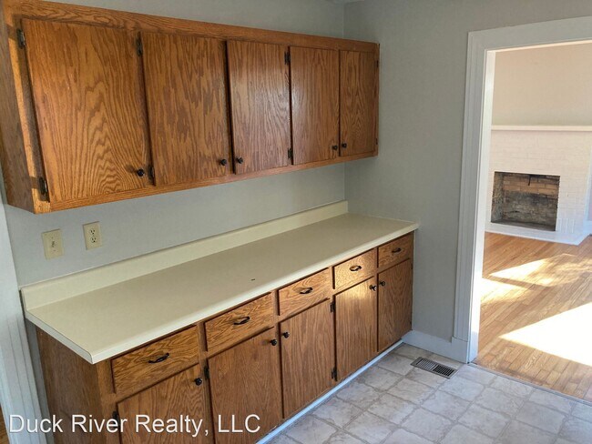 Foto del edificio - 2 br, 1 bath House - 504 W 6th St