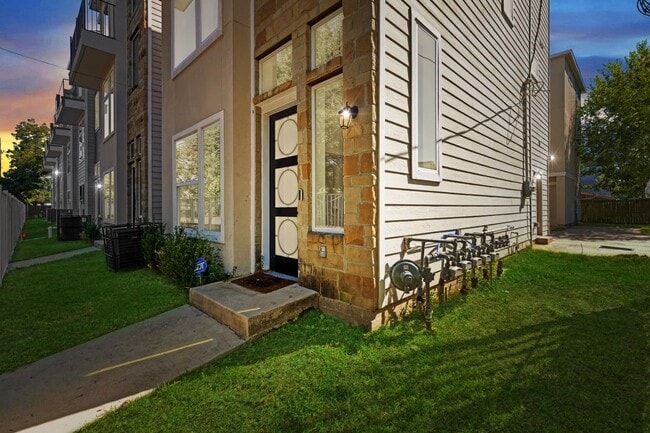 Foto del edificio - 6725 St Augustine St