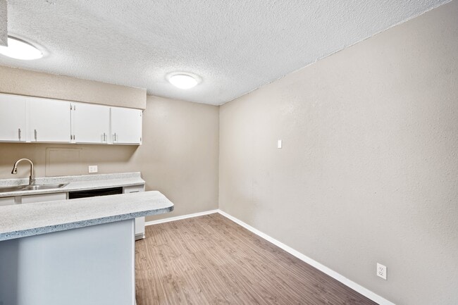 1X1 Dining Room - Rio Villas Apartments