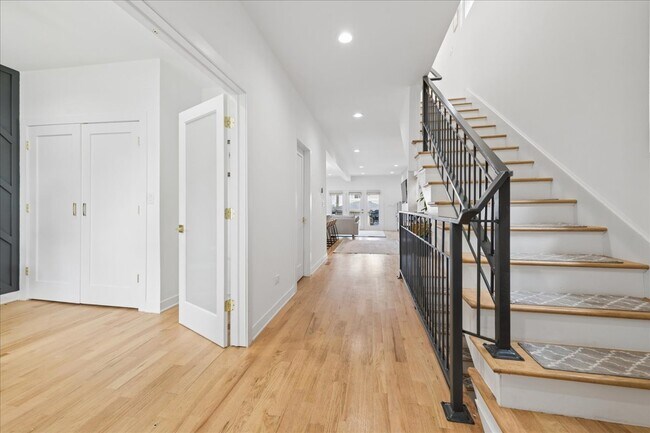 Foto del edificio - 3424 W Beach Ave
