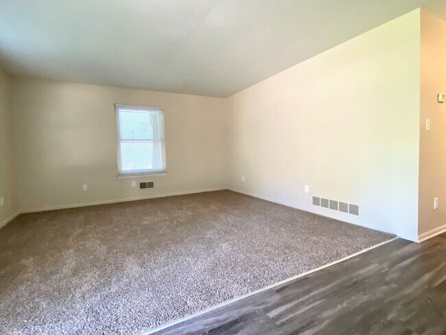 Spacious Living Room - 2146 Washtenaw Ave