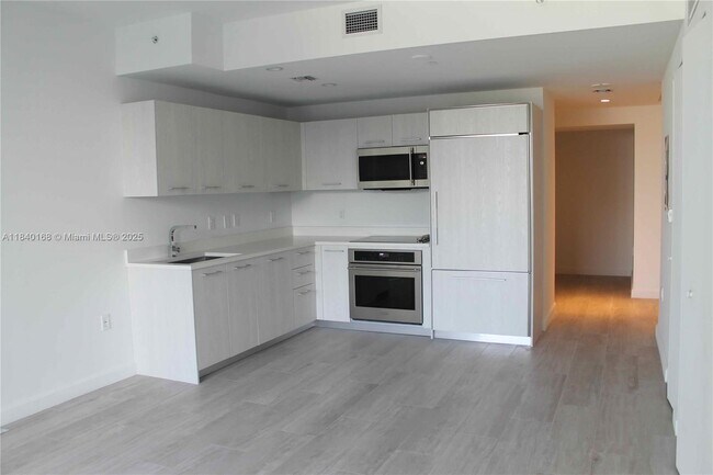 Foto del edificio - 45 SW 9th St