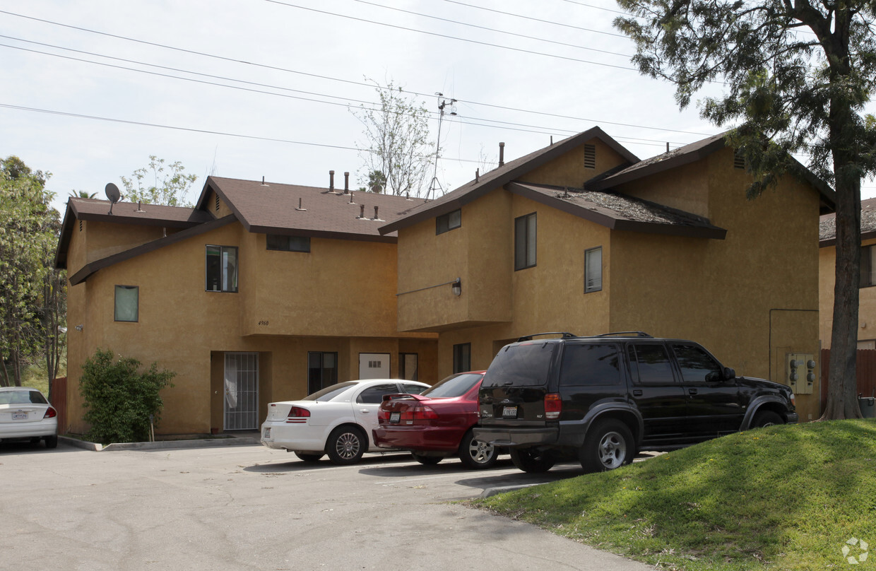 Primary Photo - 4960 Brooks St