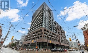 Building Photo - 285-285 Dufferin St