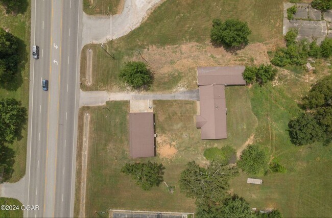 Building Photo - 1259 N Business 49