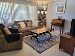 Building Photo - 4302 Martinique Cir