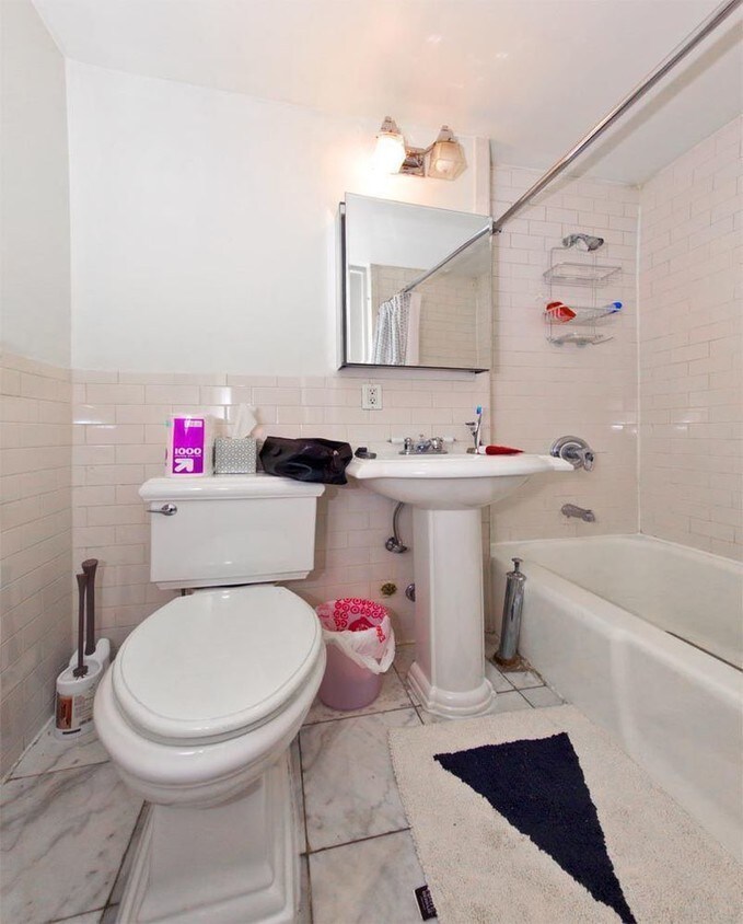 Primary Photo - 338 E 61st St
