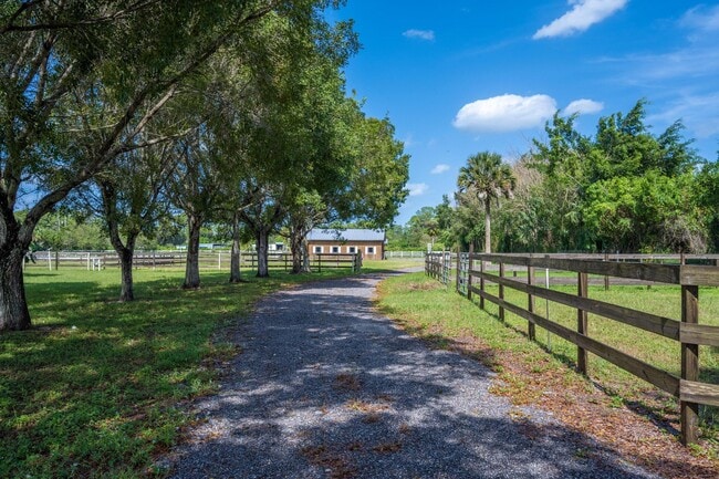 Building Photo - 13717 E Citrus Dr