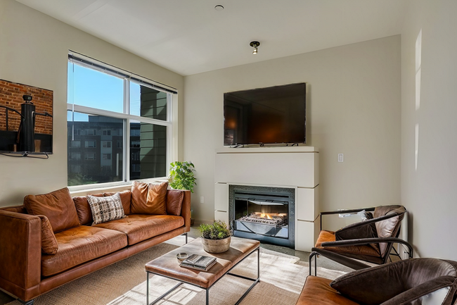 Foto del edificio - Open 1-bed condo in the Heart of Ballard