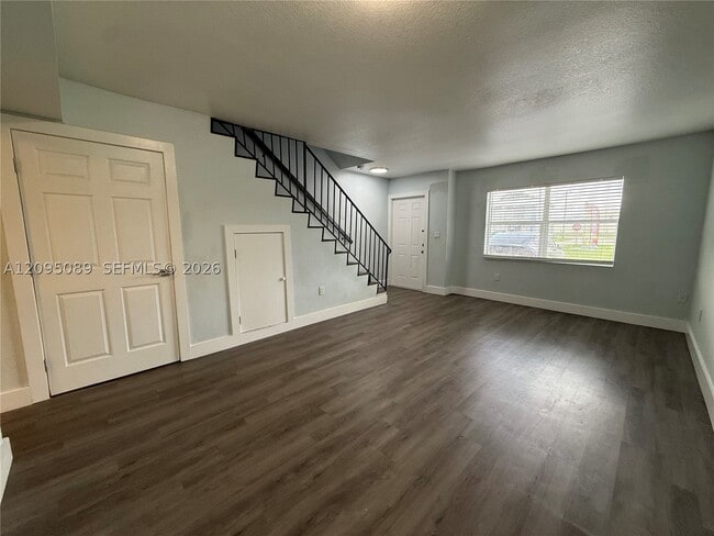 Building Photo - 420 NE 18th Ave