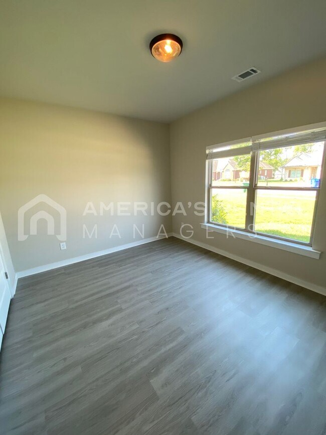 Building Photo - Home for Rent in Jemison, AL... Available to View Now! Sign a 13 Month Lease by 12/15/25 to recei...