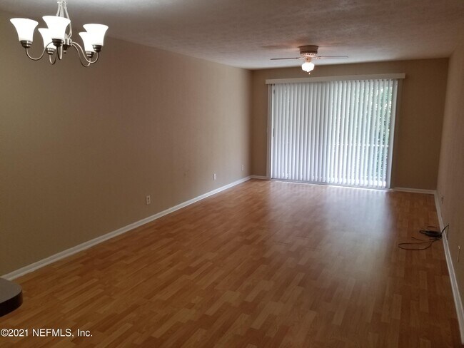Foto del edificio - 4836 Atlantic Blvd